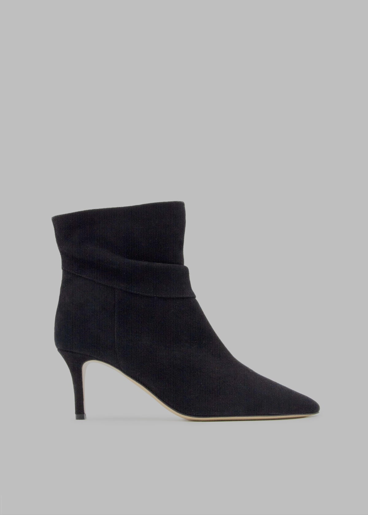 Want to purchase an Ilio Smeraldo x Geraldine Boublil Suede