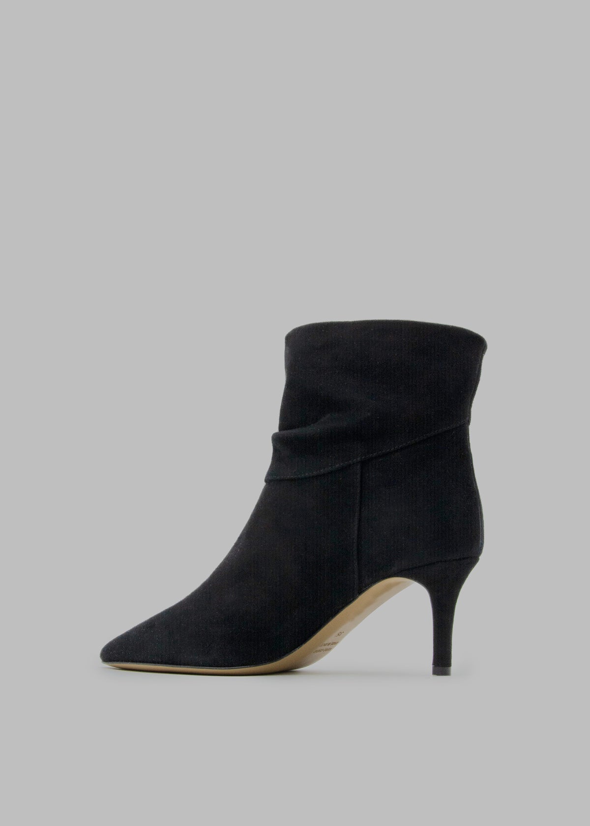 Want to purchase an Ilio Smeraldo x Geraldine Boublil Suede