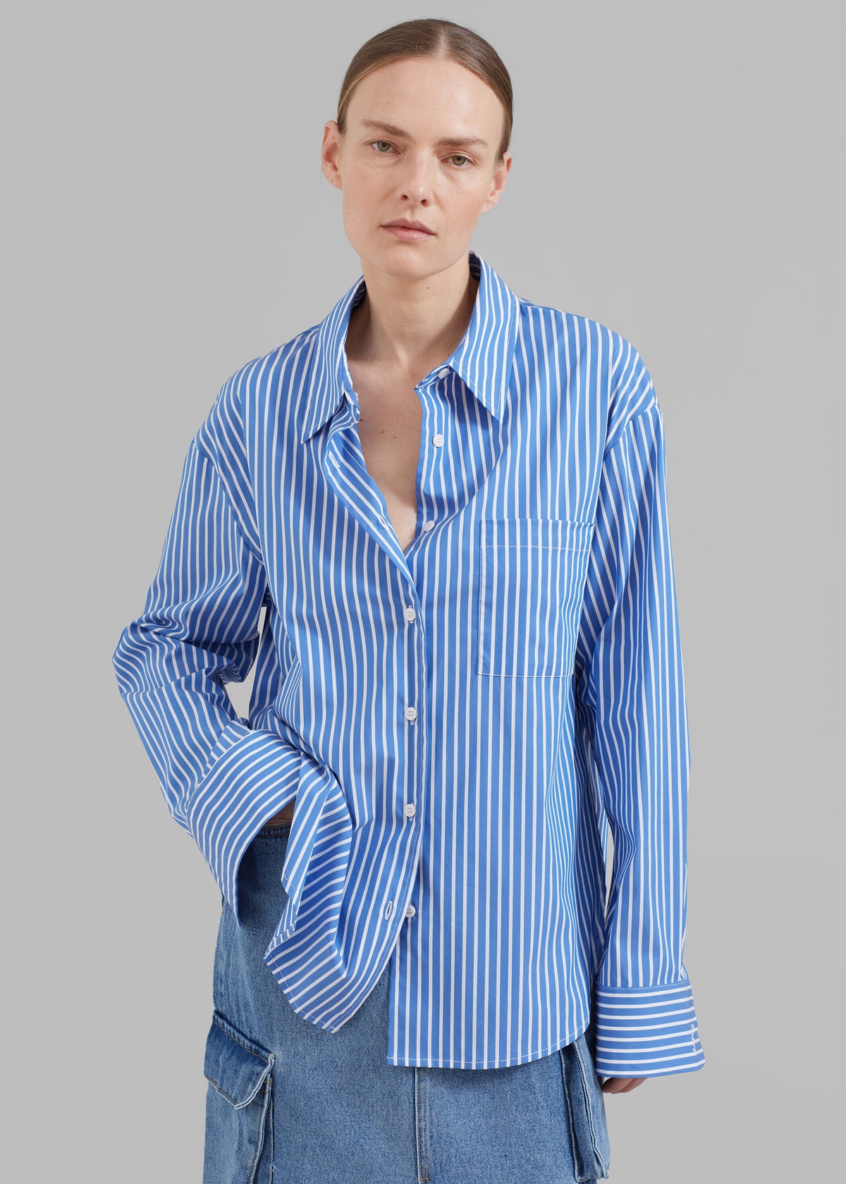 We have an enormous selection of Lui Thin Stripe Shirt - Medium